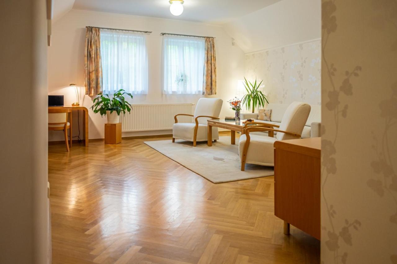 Villa Marion Luhačovice Exteriör bild