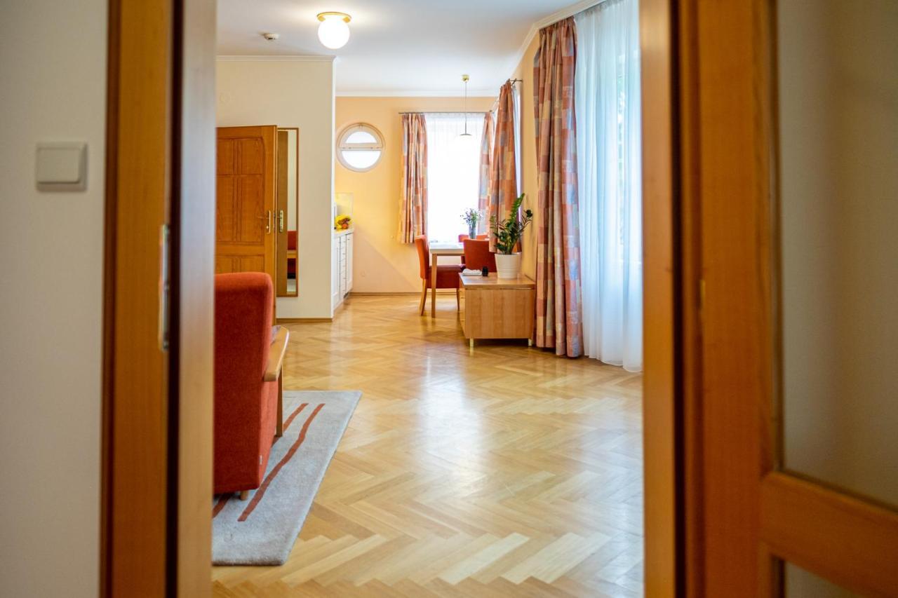 Villa Marion Luhačovice Exteriör bild